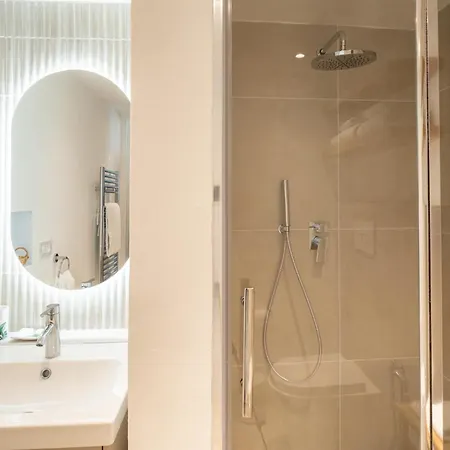 Guesthost - Center Of X6 산레모