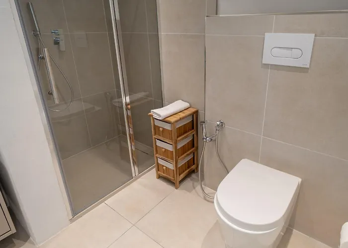 Guesthost - Center Of X6 * San Remo