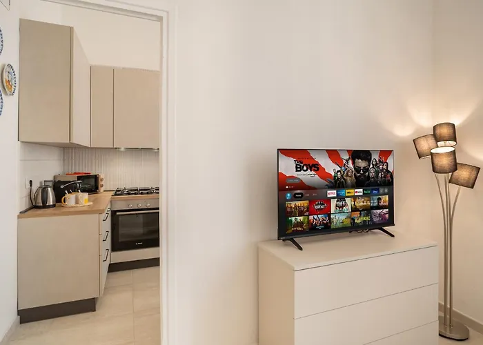 Guesthost - Center Of X6 *