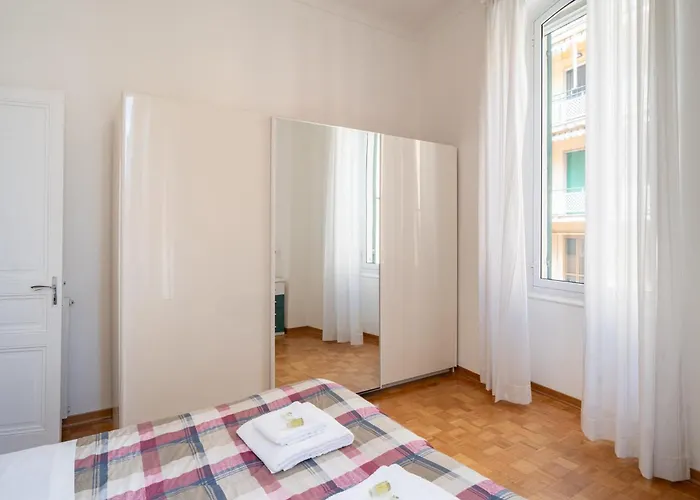 Guesthost - Center Of X6 * San Remo